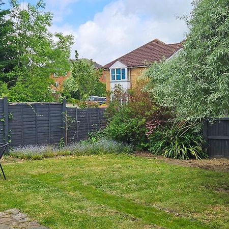 Potter'S Escape-Walking Distance From The Studios! Abbots Langley Екстериор снимка