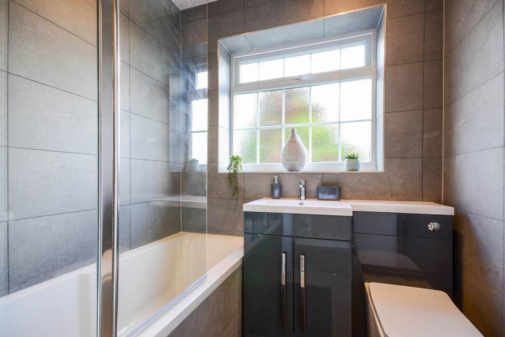 Potter'S Escape-Walking Distance From The Studios! Abbots Langley Екстериор снимка
