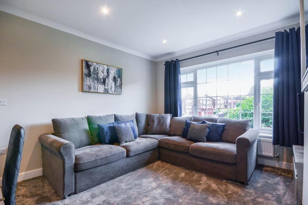 Potter'S Escape-Walking Distance From The Studios! Abbots Langley Екстериор снимка